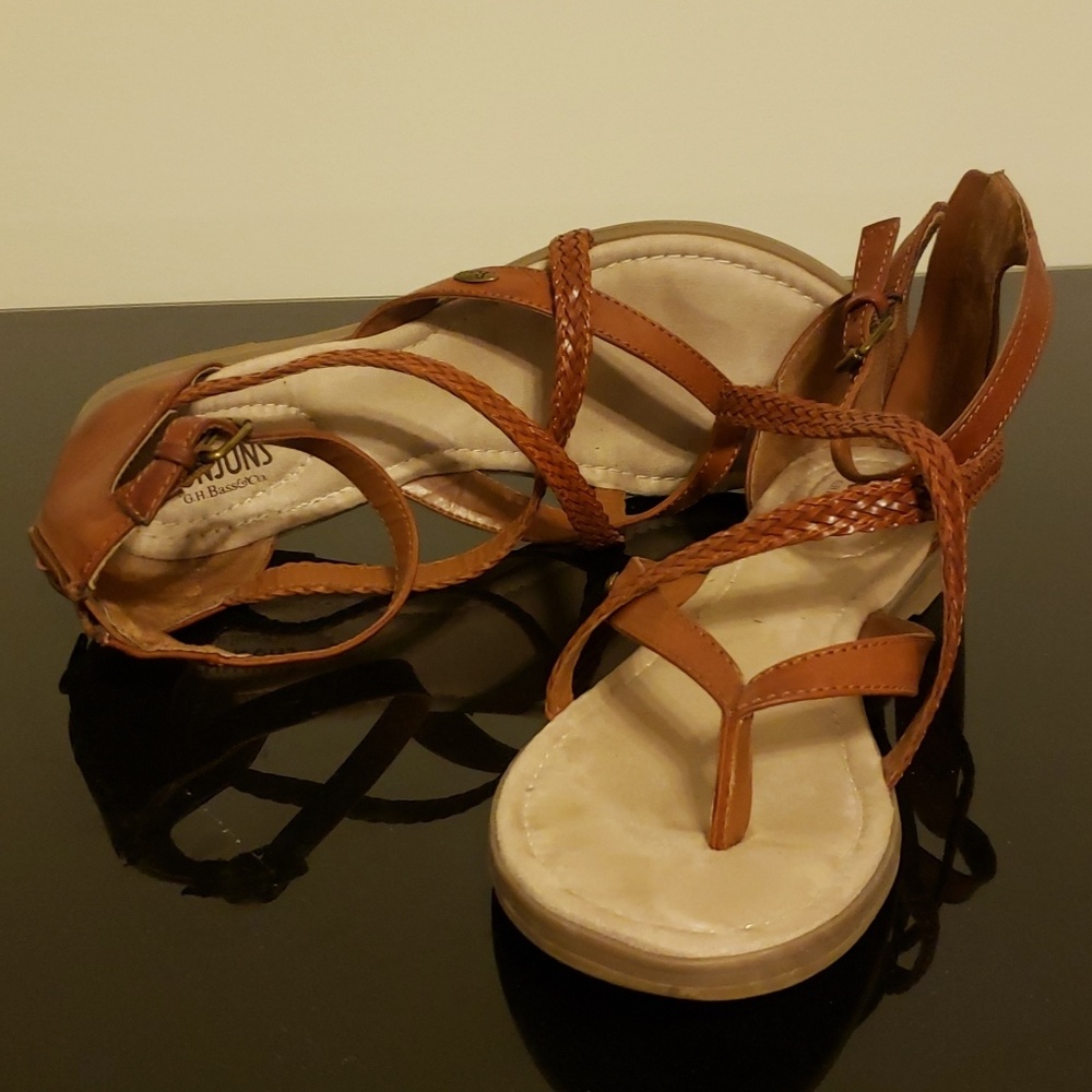 Bass sandals